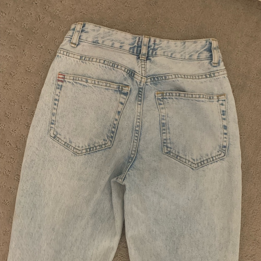 URBAN OUTFITTERS blue jeans.